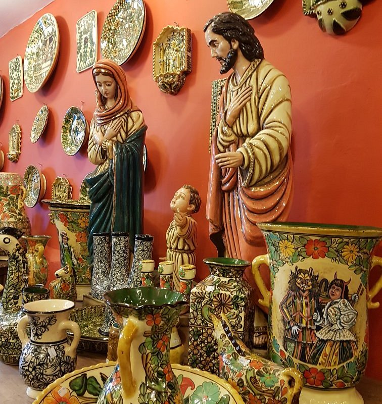 Piezas de ceramica en galeria